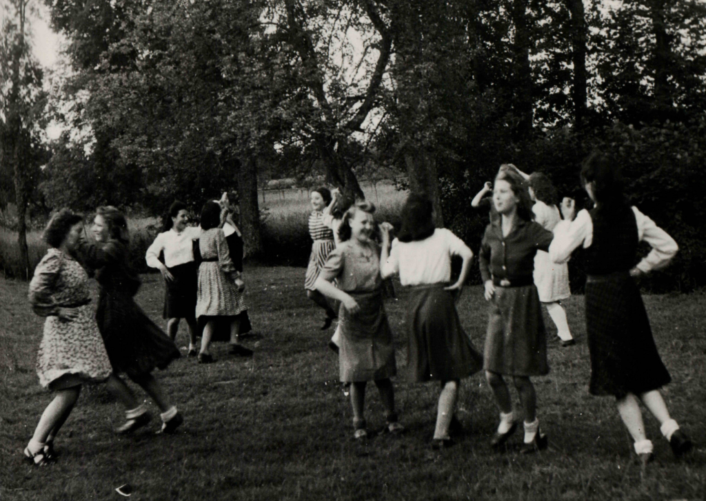 Histoire foyer femmes Les Petits Châtelets Alençon Orne - droits d'auteur : archives municipales Alençon