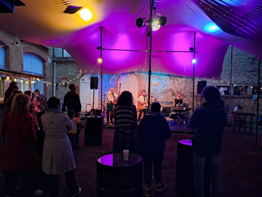 Guinguette Les Courts Circuits aux Petits Châtelets - Droits d'auteur : Les Courts Circuits